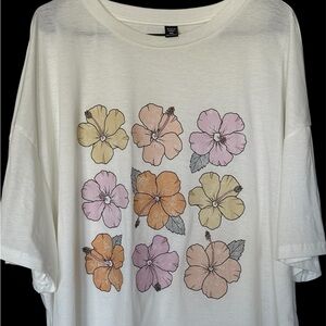 SHEIN CURVE HAWAIIAN Plumeria Flowers Tee Size 4XL Great condition